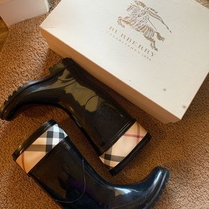 Classic Burberry rain boots, size 8